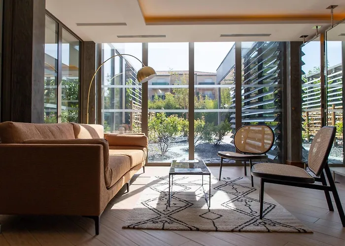 Zenitude Hotel la Valadière, an Ascend Collection Hotel